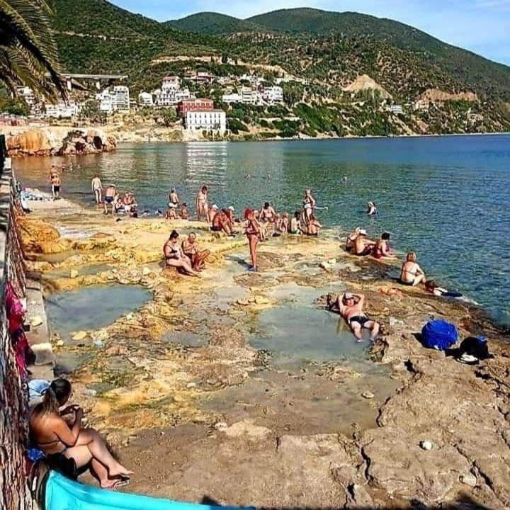 Hotel Georgios Loutra Edipsou  Buitenkant foto