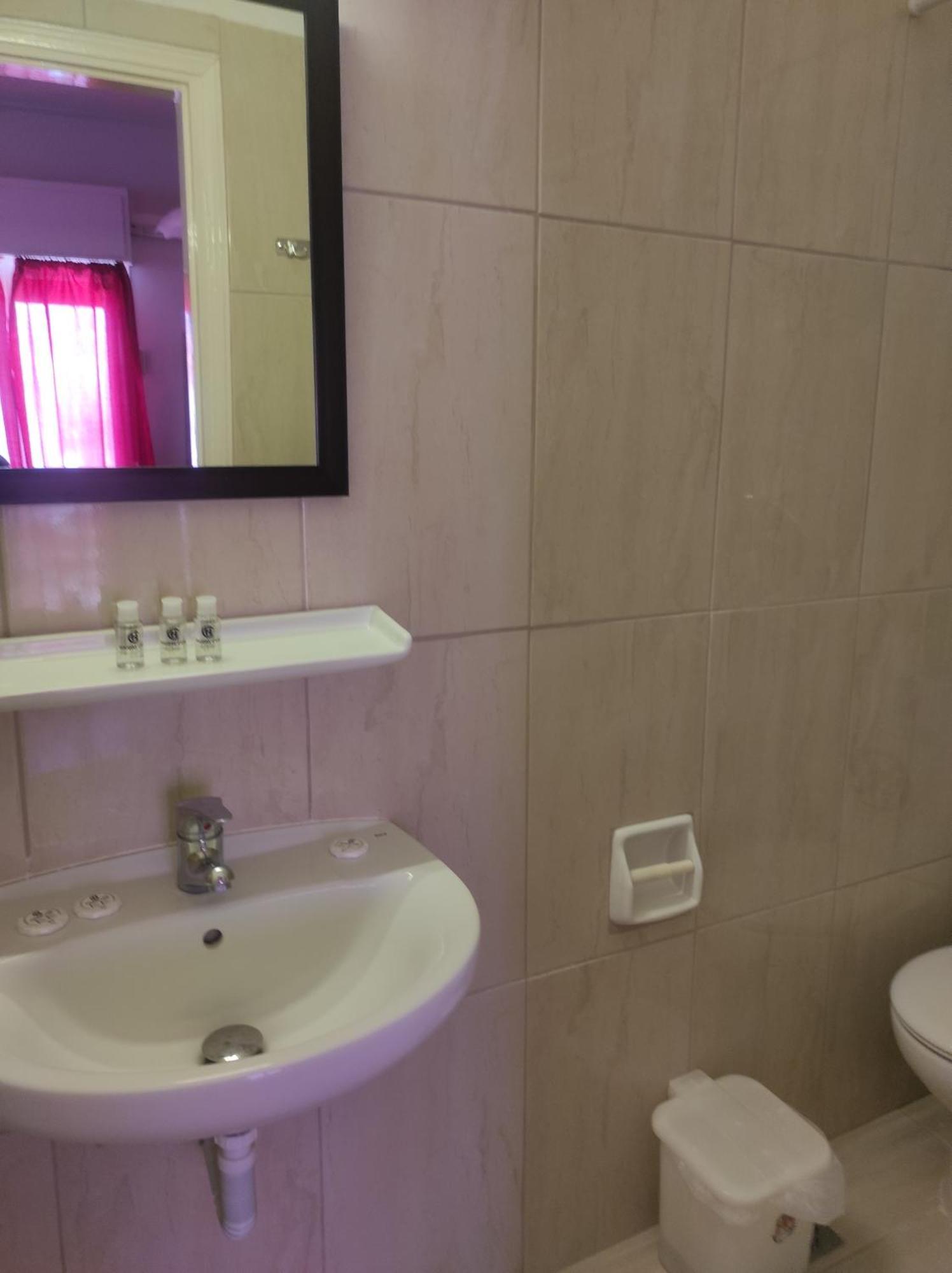 Hotel Georgios Loutra Edipsou  Buitenkant foto