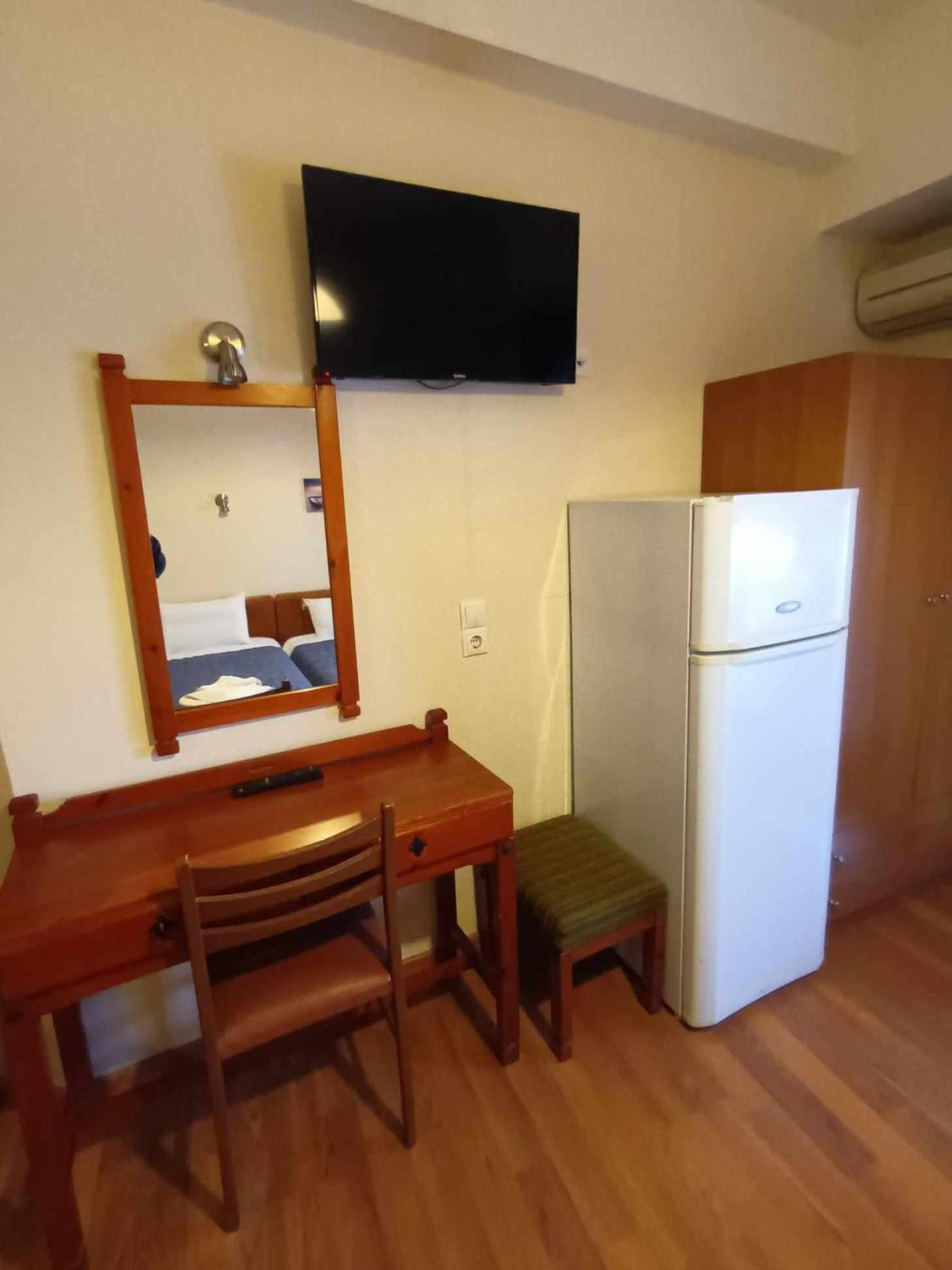 Hotel Georgios Loutra Edipsou  Buitenkant foto